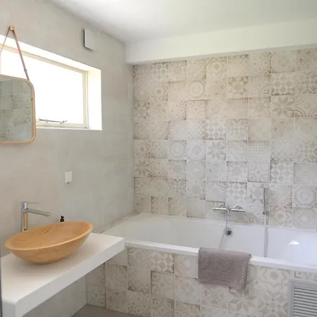 Aabenb فندق مبيت وإفطار 4*